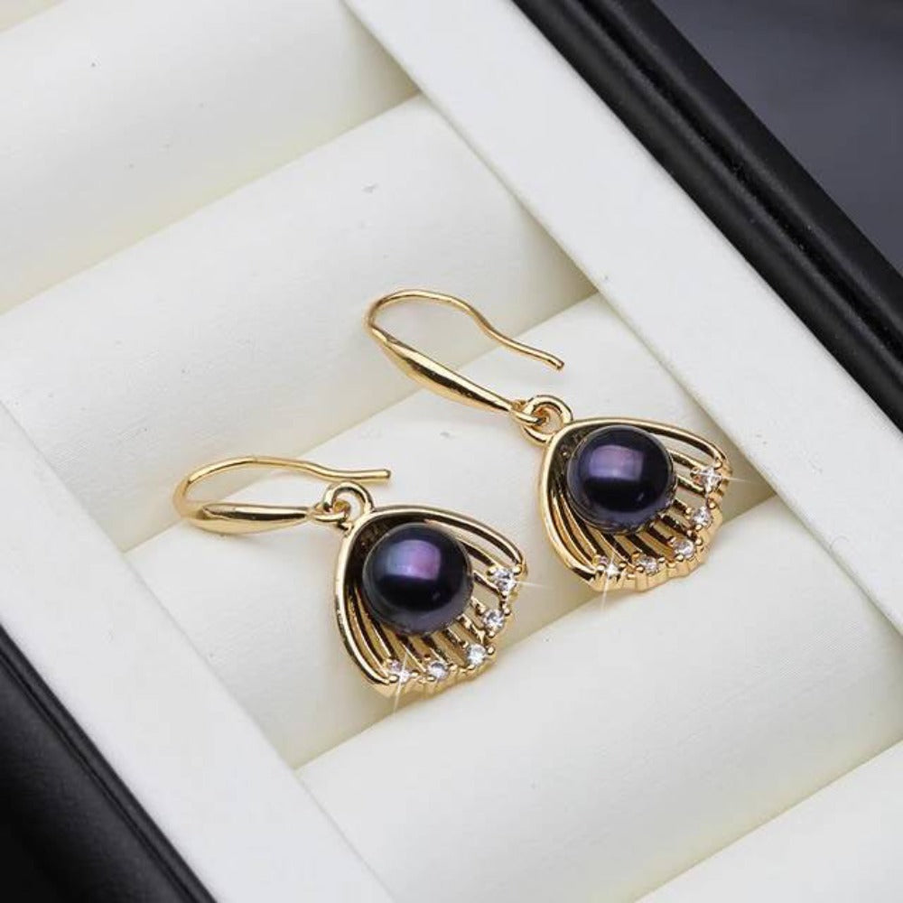 Pendientes colgantes de "perla en concha" de agua dulce genuina de diseñador en oro