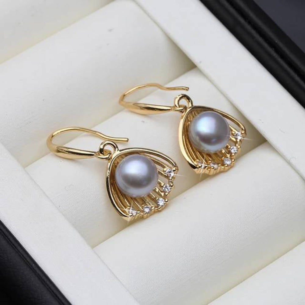 Pendientes colgantes de "perla en concha" de agua dulce genuina de diseñador en oro