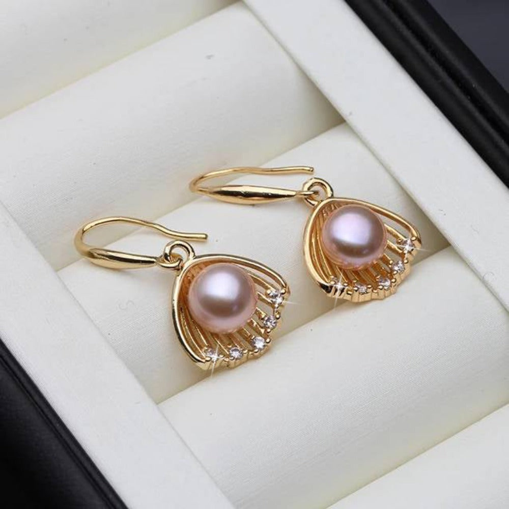 Pendientes colgantes de "perla en concha" de agua dulce genuina de diseñador en oro