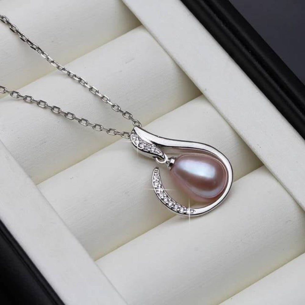 Collar con forma de lágrima de perlas de agua dulce y diamantes de imitación de diseñador