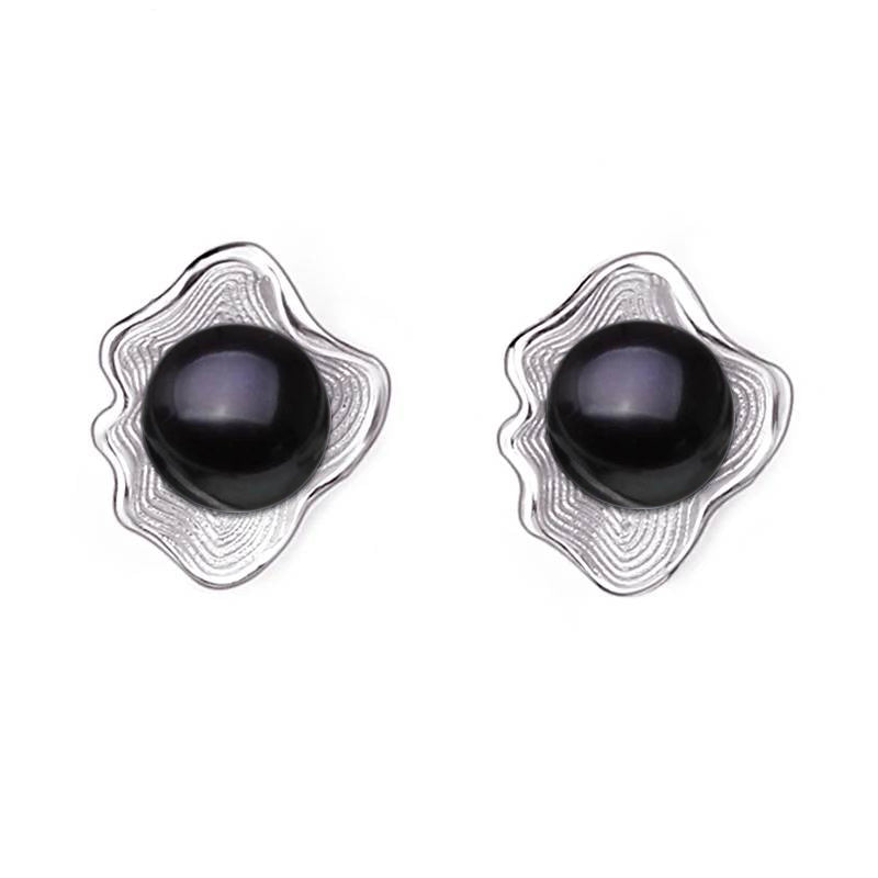 Genuine Freshwater Pearl in Oyster Shell Stud Earrings