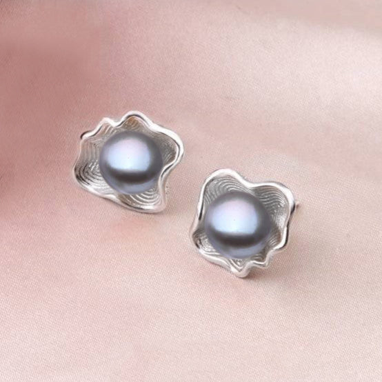 Genuine Freshwater Pearl in Oyster Shell Stud Earrings