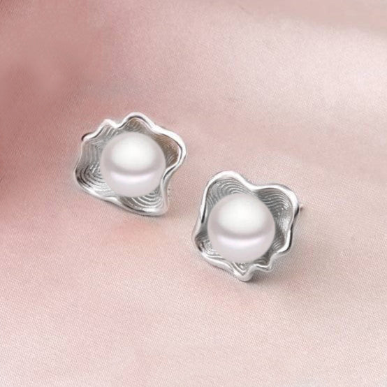 Genuine Freshwater Pearl in Oyster Shell Stud Earrings