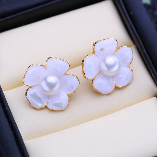 Designer Genuine Freshwater Flower Stud Earrings in Gold