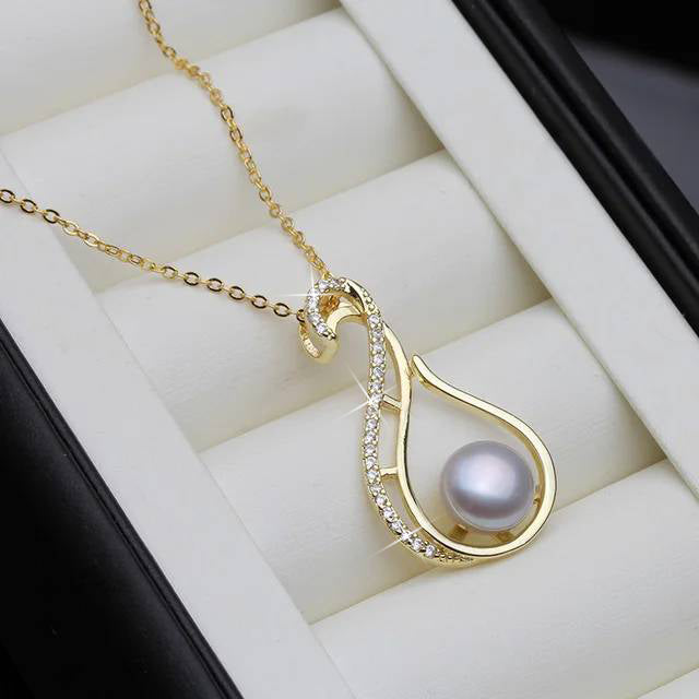 Designer Freshwater Pearl Twirl Simulated Diamond Necklace in Gold